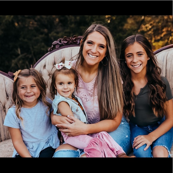 Meet your Posher, Renae - Picture 1 of 1